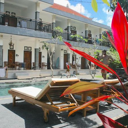 Uluwatu Made Guesthouse Exterior photo