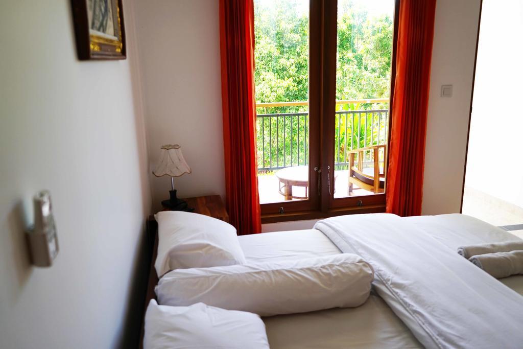 Uluwatu Made Guesthouse Exterior photo