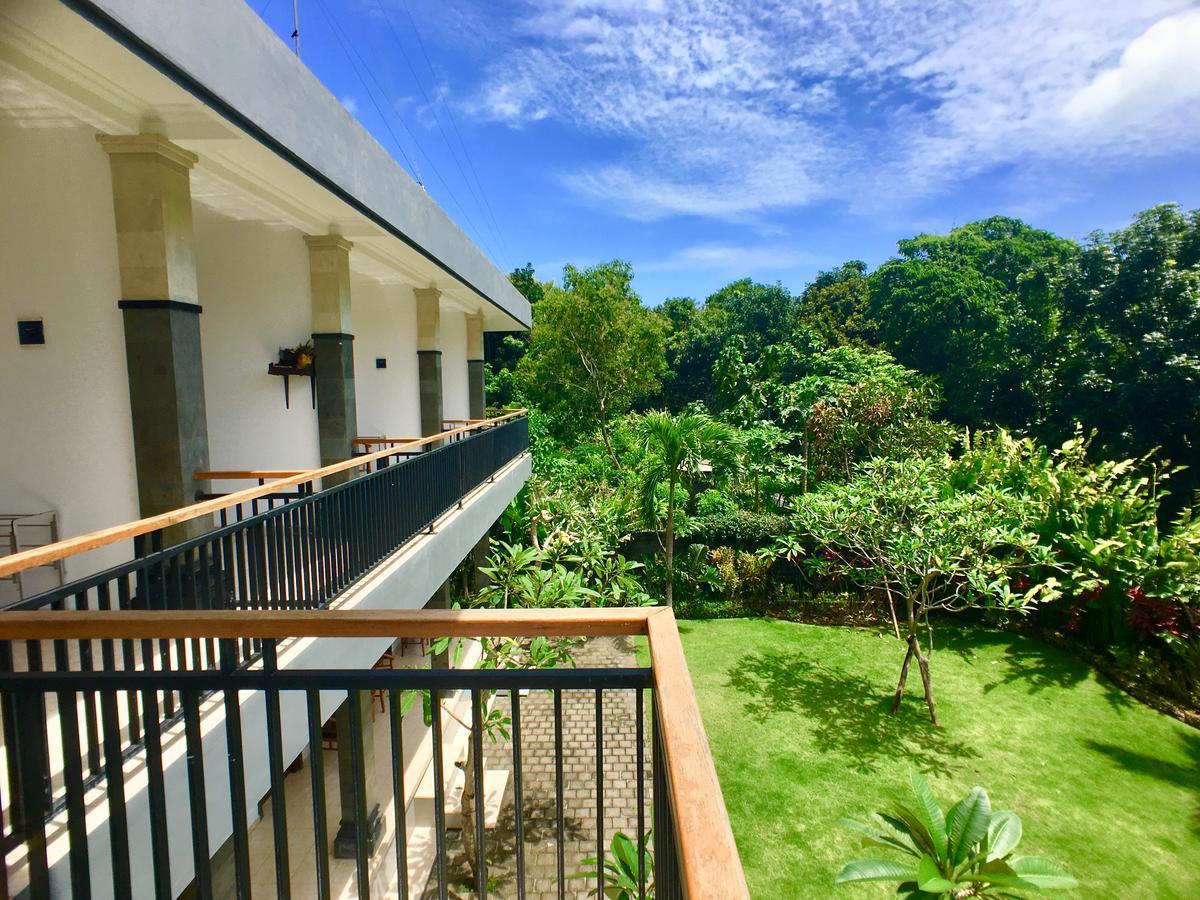 Uluwatu Made Guesthouse Exterior photo