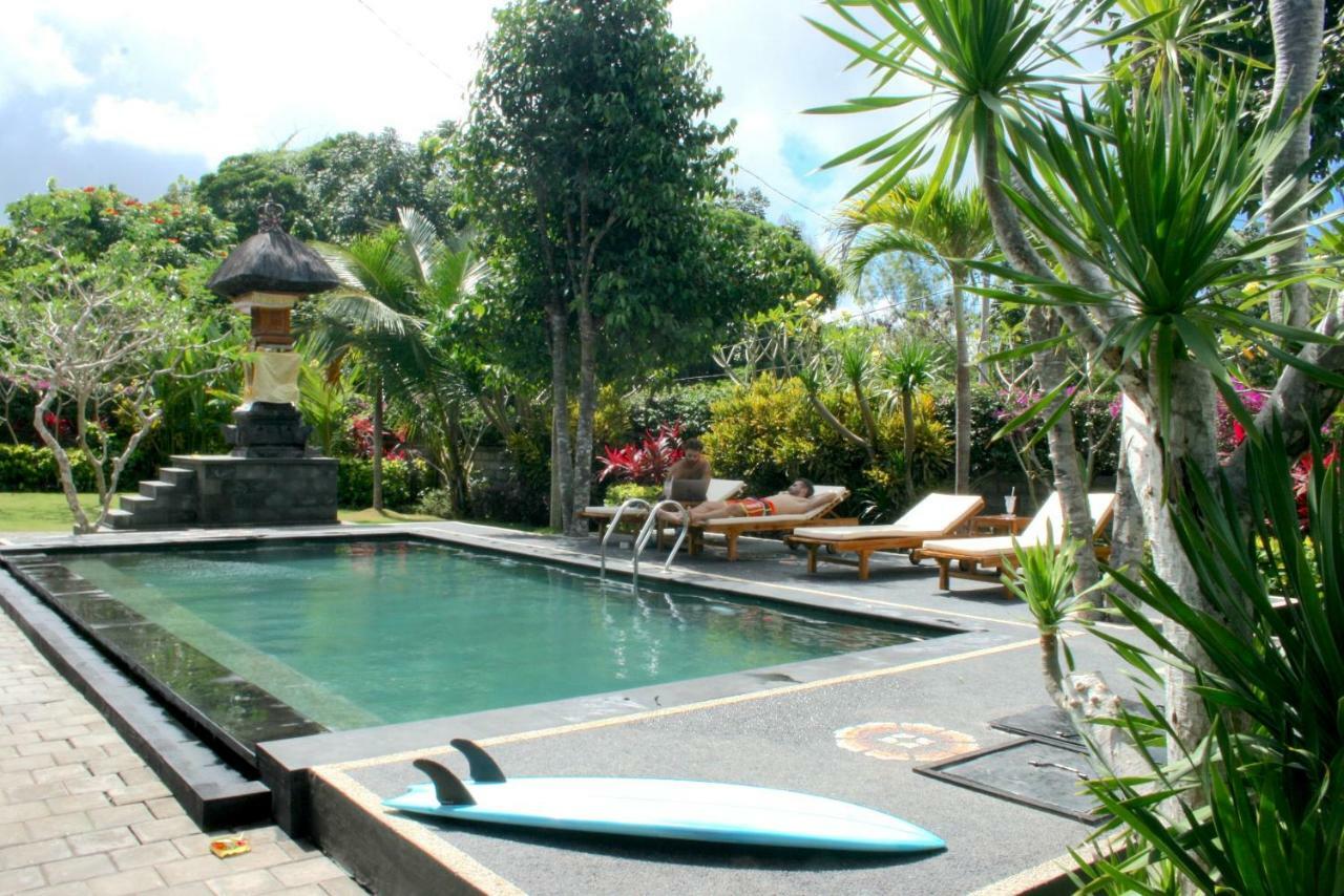 Uluwatu Made Guesthouse Exterior photo